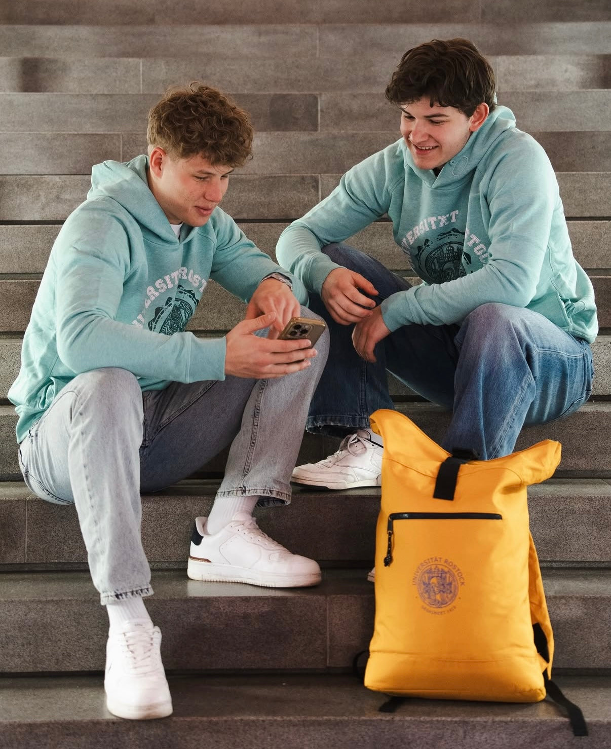 Kapuzensweatshirt mit Siegel der Universität Rostock